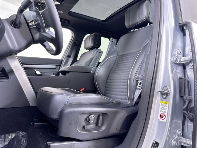 2024 Land Rover Discovery Dynamic SE