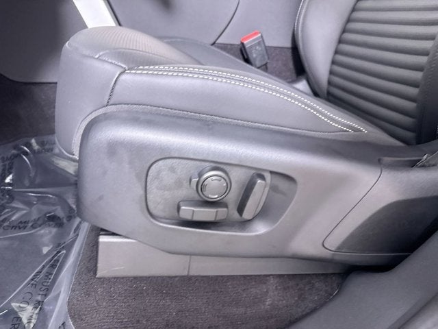 2025 Land Rover Discovery Dynamic SE