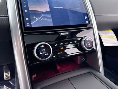 2025 Land Rover Discovery Dynamic SE