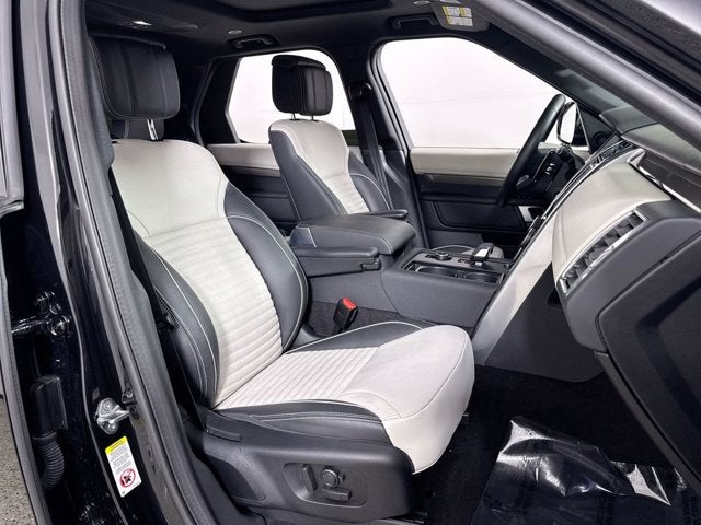 2024 Land Rover Discovery Metropolitan Edition