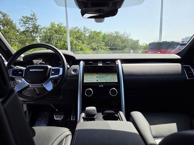 2023 Land Rover Discovery Metropolitan Edition
