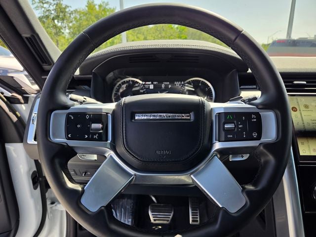 2023 Land Rover Discovery Metropolitan Edition