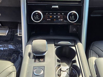 2023 Land Rover Discovery Metropolitan Edition