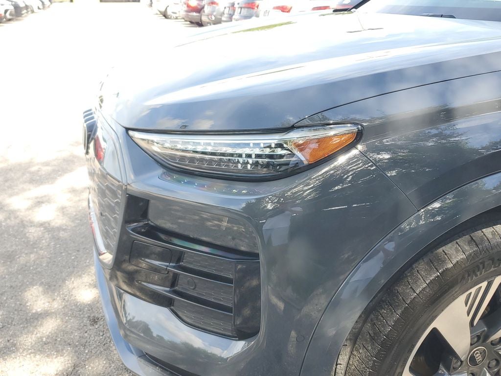 2025 Audi Q6 e-tron Premium Plus quattro