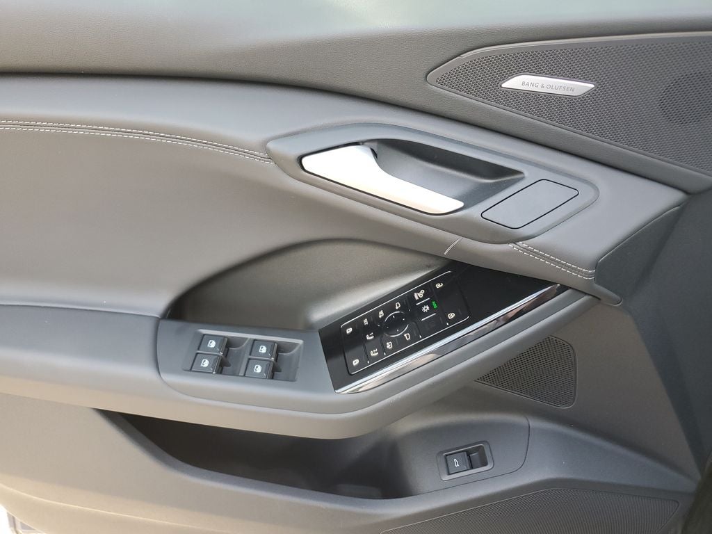 2025 Audi Q6 e-tron Premium Plus quattro