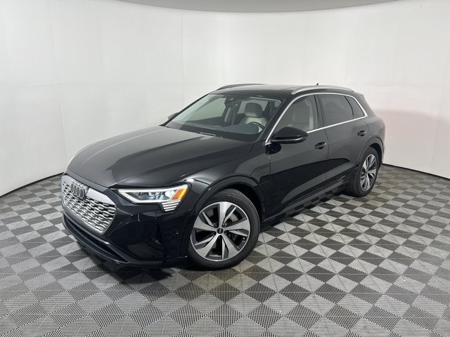 2024 Audi Q8 e-tron Premium Plus