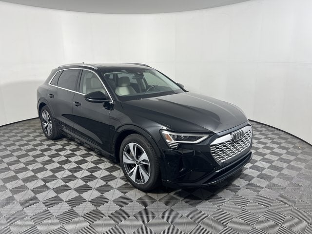 2024 Audi Q8 e-tron Premium Plus