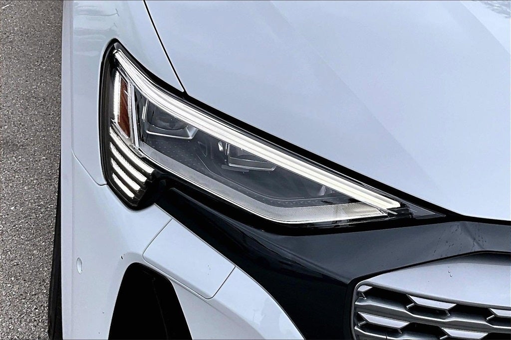 2024 Audi Q8 e-tron Premium Plus quattro