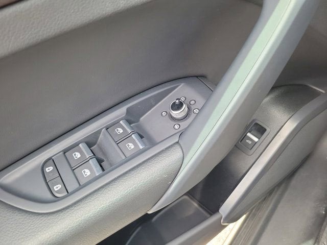 2023 Audi Q5 40 Premium