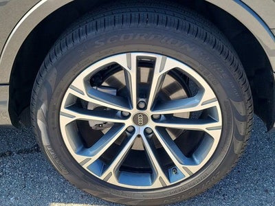 2025 Audi Q7 45 Premium