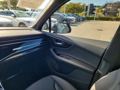 2025 Audi Q7 45 Premium
