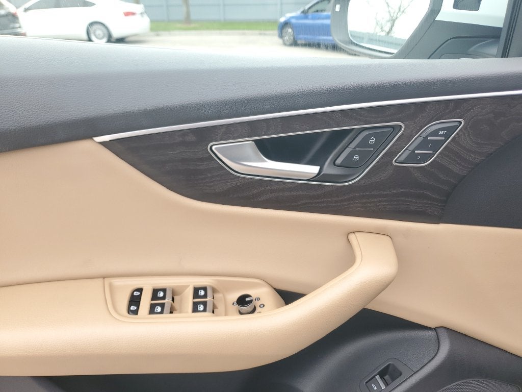 2023 Audi Q8 55 Premium quattro
