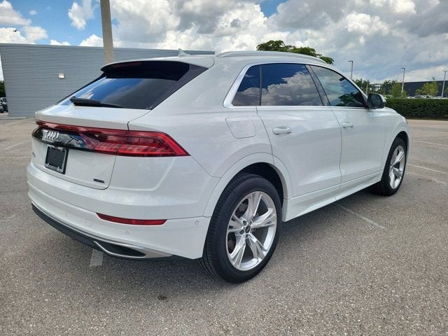 2022 Audi Q8 55 Premium Plus