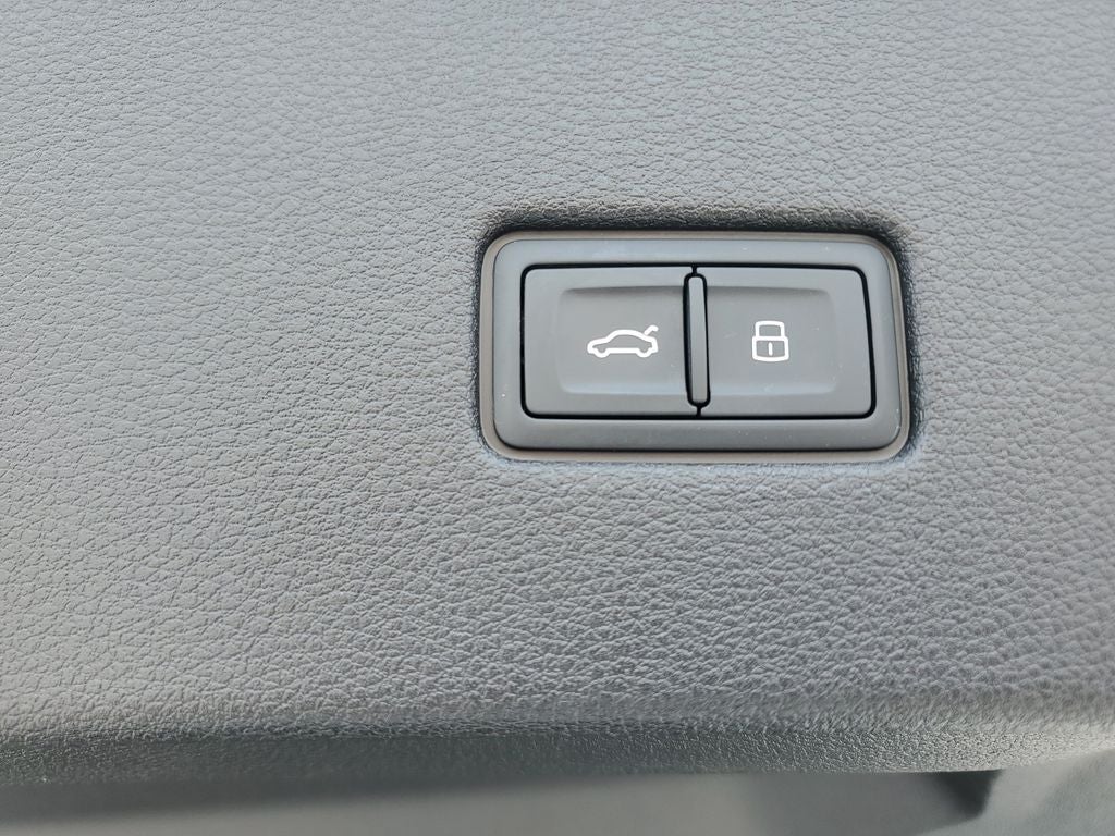 2021 Audi Q8 55 Prestige quattro