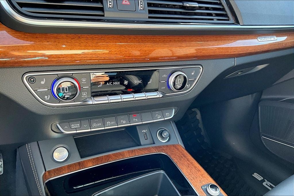 2023 Audi Q5 45 S line Prestige quattro