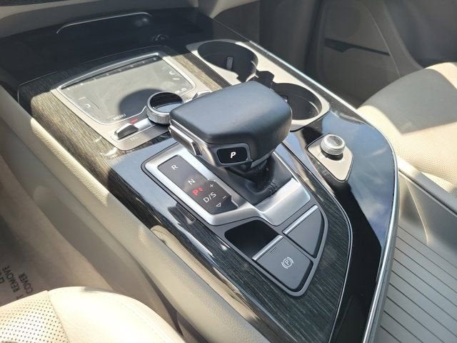 2019 Audi Q7 55 SE Premium Plus