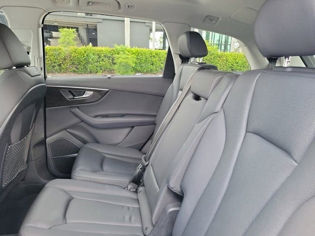 2023 Audi Q7 45 Premium Plus