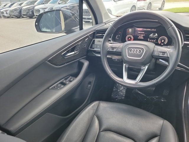2023 Audi Q7 45 Premium Plus