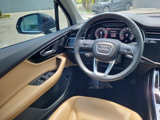 2023 Audi Q7 45 Premium Plus