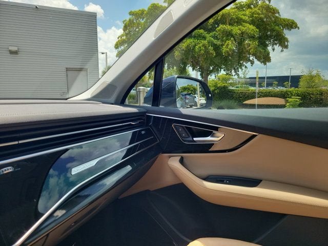 2023 Audi Q7 45 Premium Plus