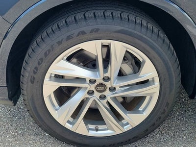 2023 Audi Q7 45 Premium Plus
