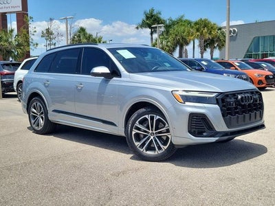 2025 Audi Q7 45 Premium Plus
