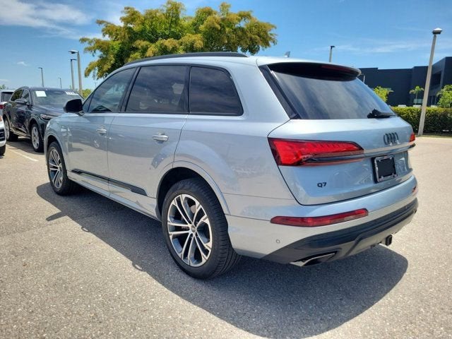 2025 Audi Q7 45 Premium Plus