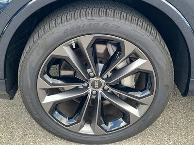 2025 Audi Q7 55 Premium Plus