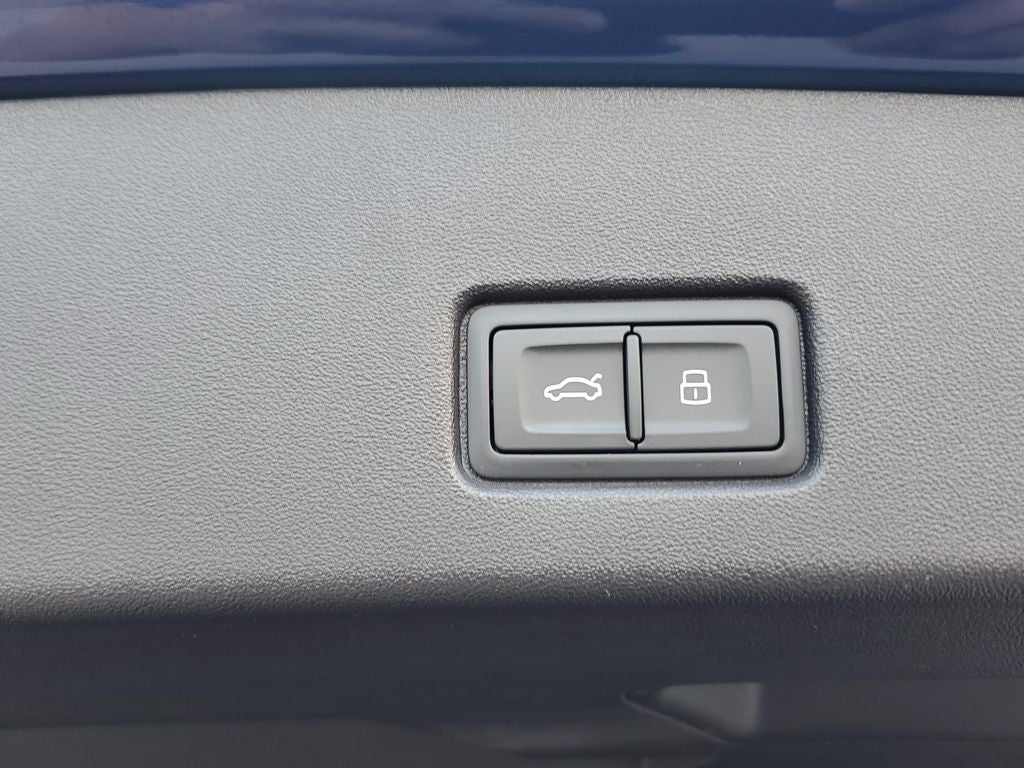 2023 Audi Q4 e-tron Prestige quattro