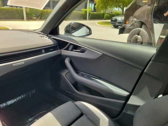 2022 Audi A4 45 S line Premium Plus