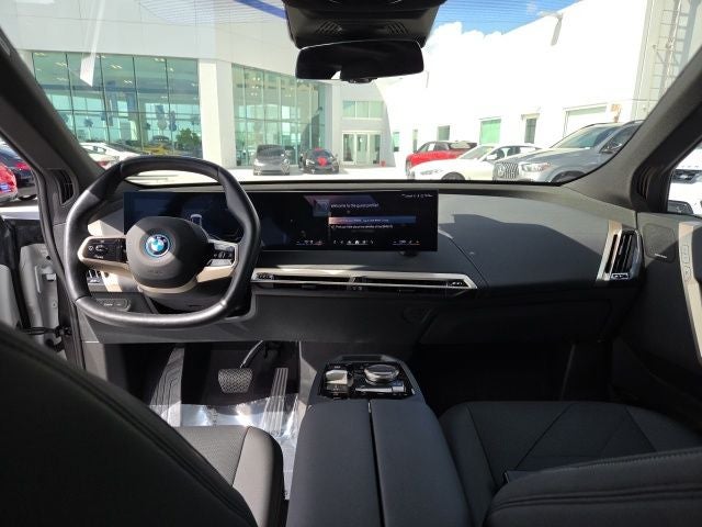 2025 BMW iX xDrive50