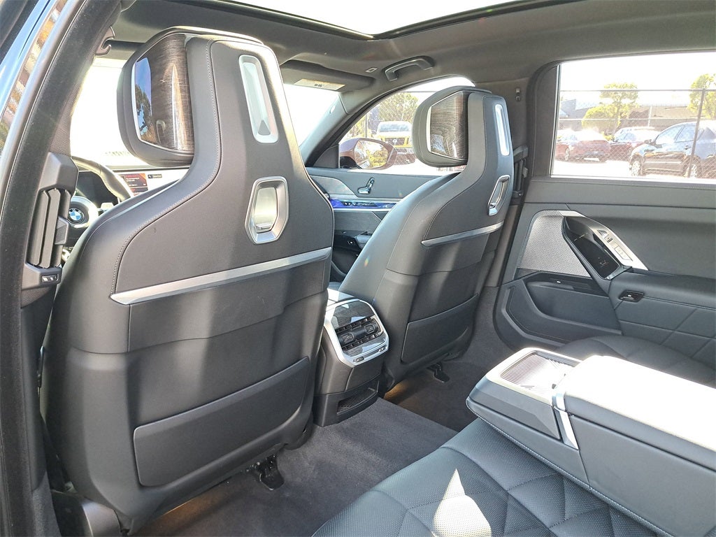 2023 BMW 7 Series 740i