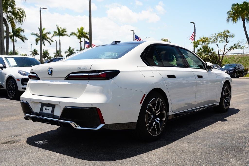 2025 BMW 7 Series 740i xDrive