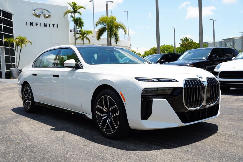 2025 BMW 7 Series 740i xDrive