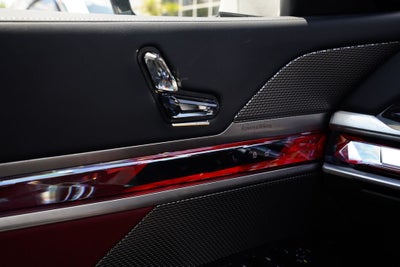 2025 BMW 7 Series 740i xDrive