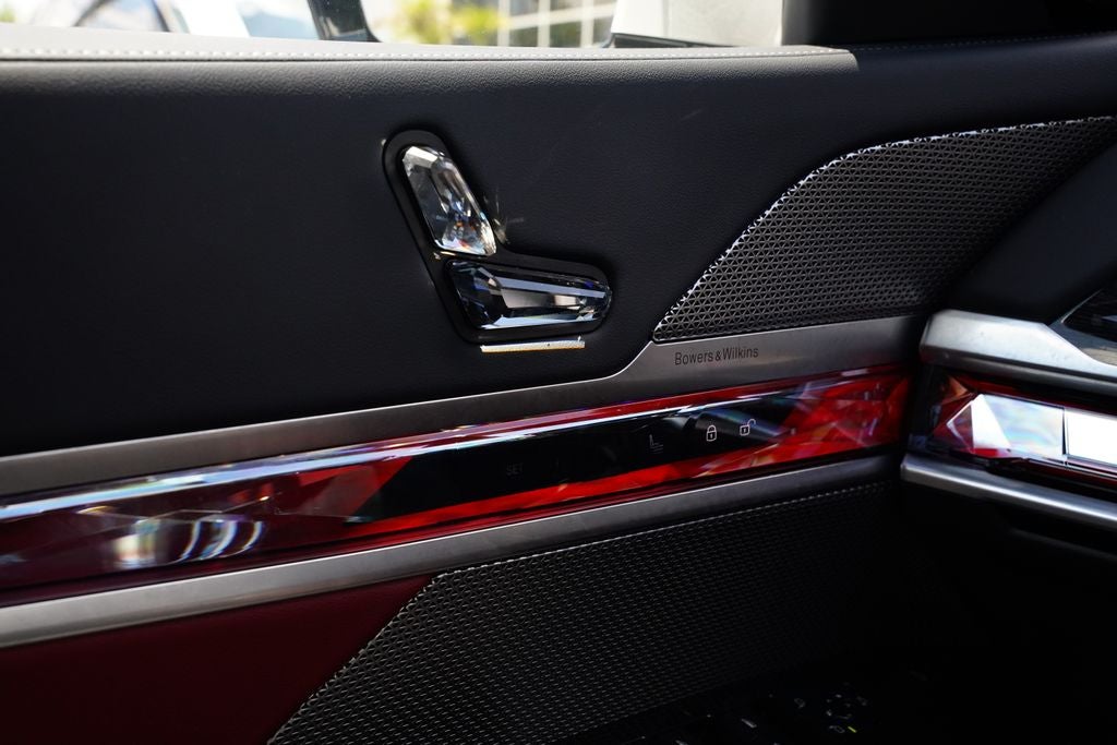 2025 BMW 7 Series 740i xDrive