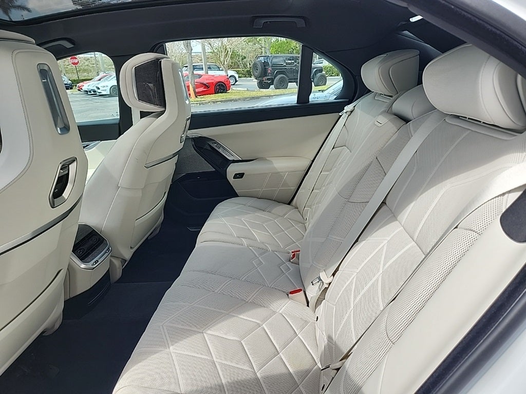2023 BMW 7 Series 760i xDrive