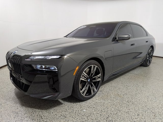 2024 BMW 7 Series 750e xDrive Plug-In Hybrid