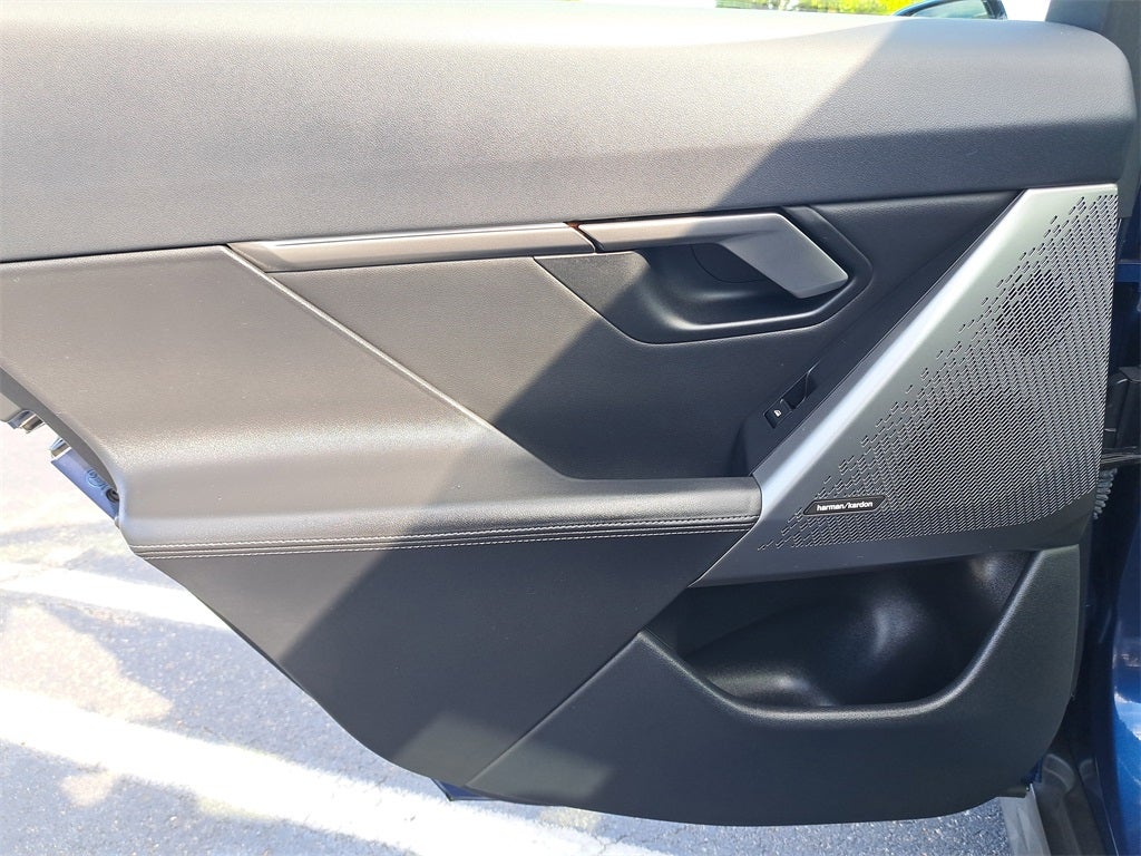 2025 BMW 5 Series 530i