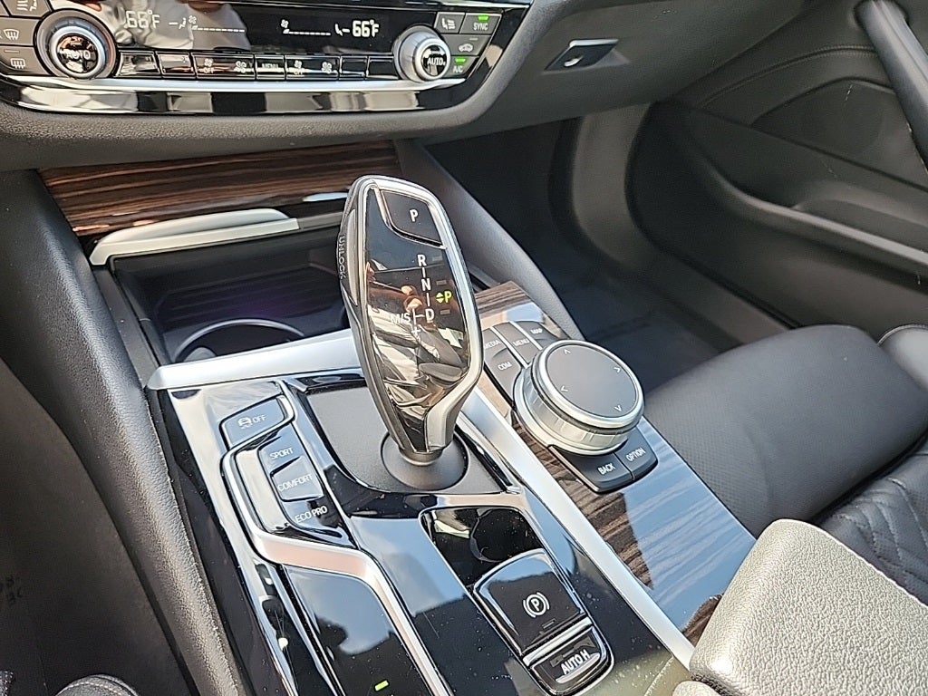 2022 BMW 5 Series 530i