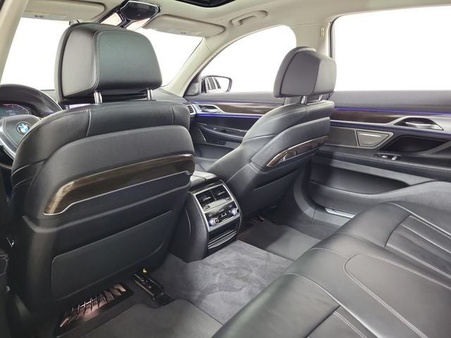 2021 BMW 7 Series 740i