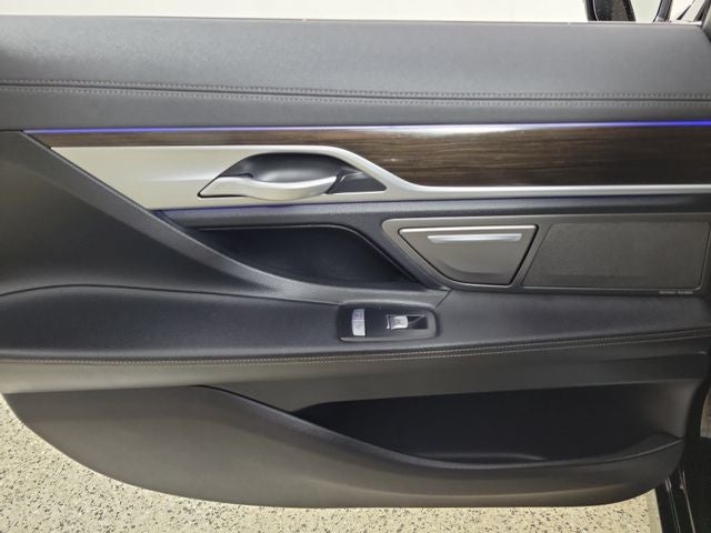 2021 BMW 7 Series 740i