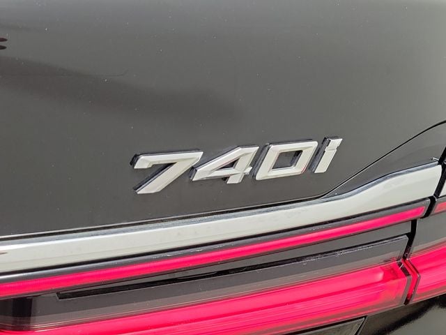 2021 BMW 7 Series 740i