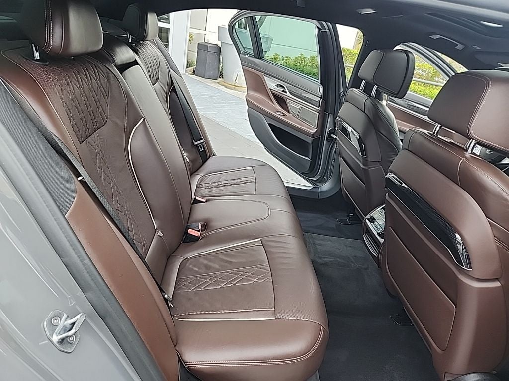 2020 BMW 7 Series 750i xDrive M SPORT, EXECUTIVE PACKAGE, & MORE!!