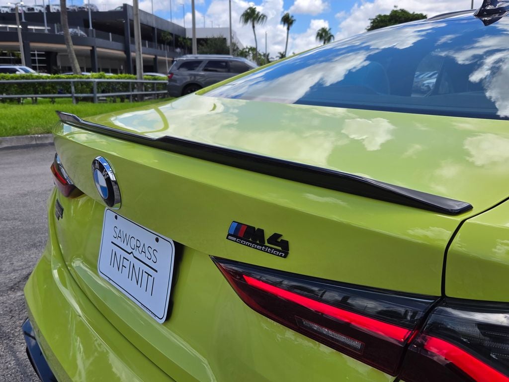 2021 BMW M4 Competition YAS MARINA CARBON BUCKETS