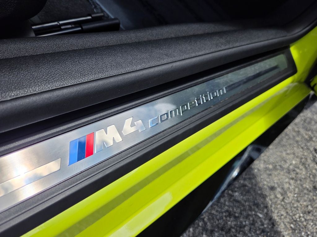 2021 BMW M4 Competition YAS MARINA CARBON BUCKETS