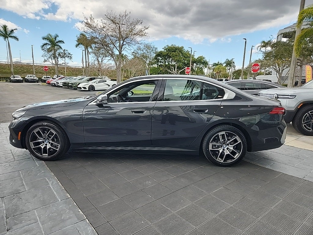 2025 BMW i5 eDrive40