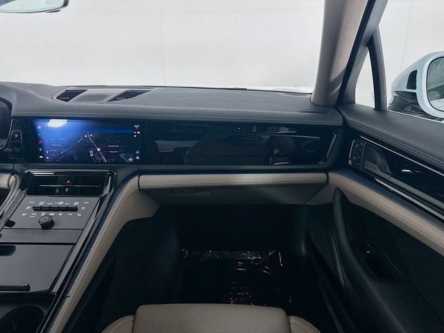 2025 Porsche Panamera 4