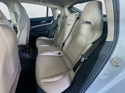 2025 Porsche Panamera 4