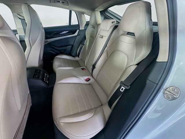 2025 Porsche Panamera 4
